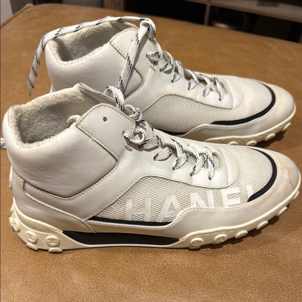 CHANEL White and Black Sneakers with Leather Upper